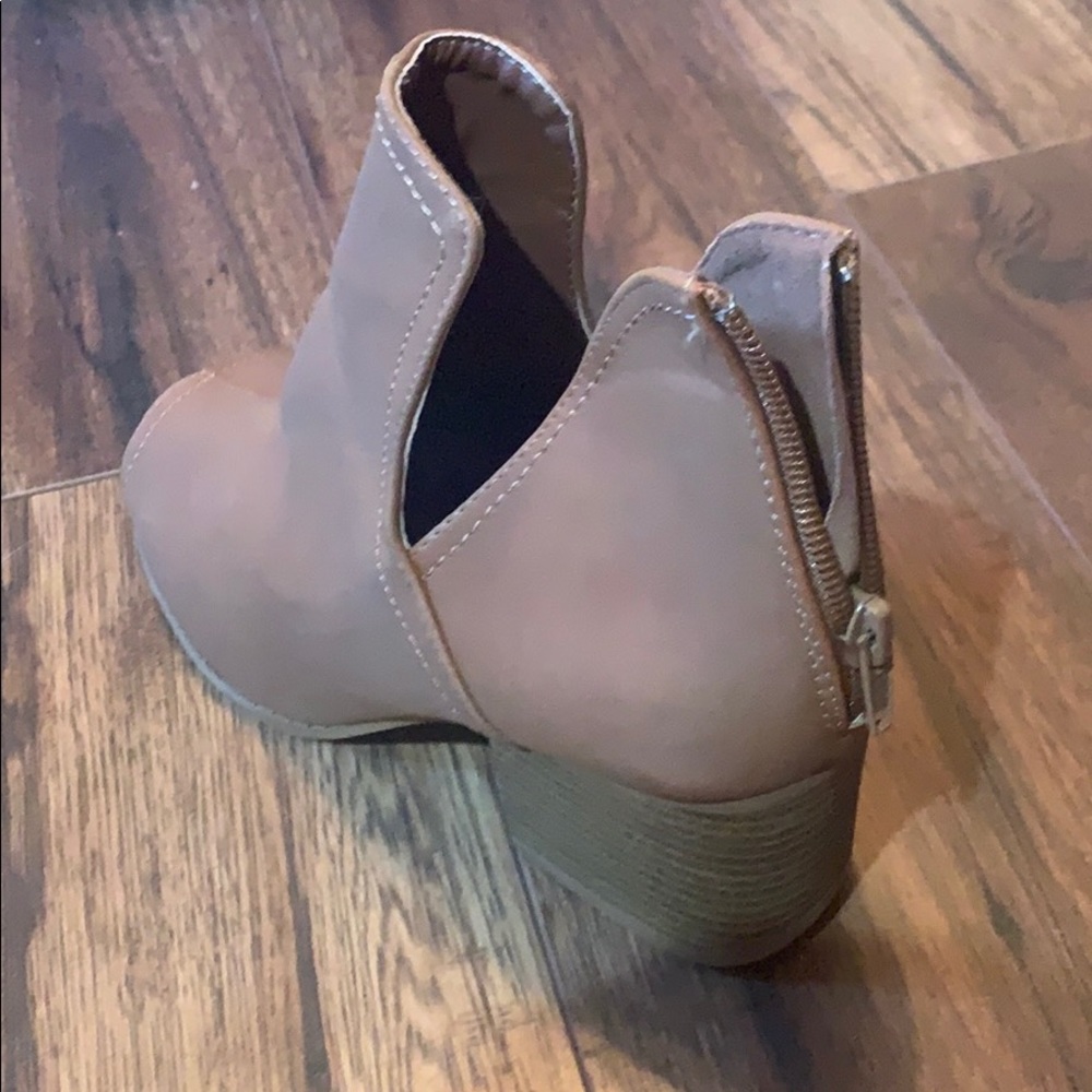 Open toe booties - Picture 3 of 4